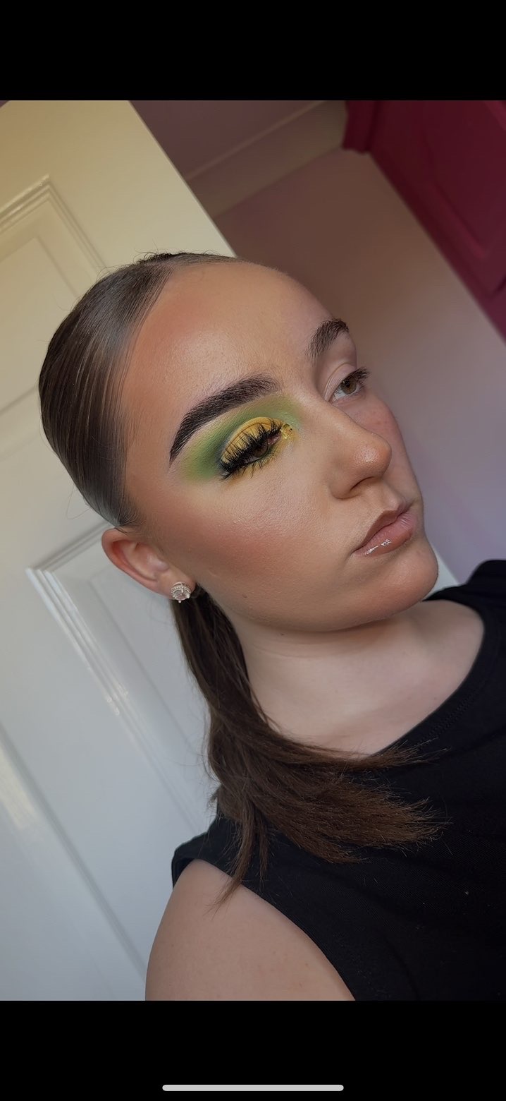 Sunflower Cut Crease